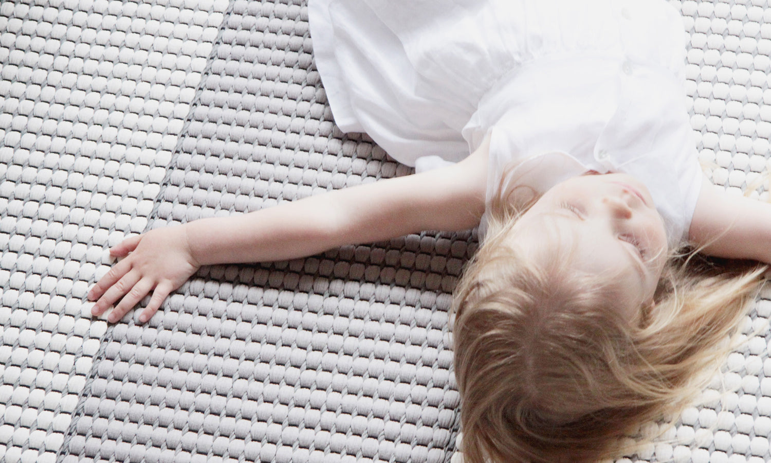 테일러 메이드 핀란드 핸드크라프트 면/펄프 러그