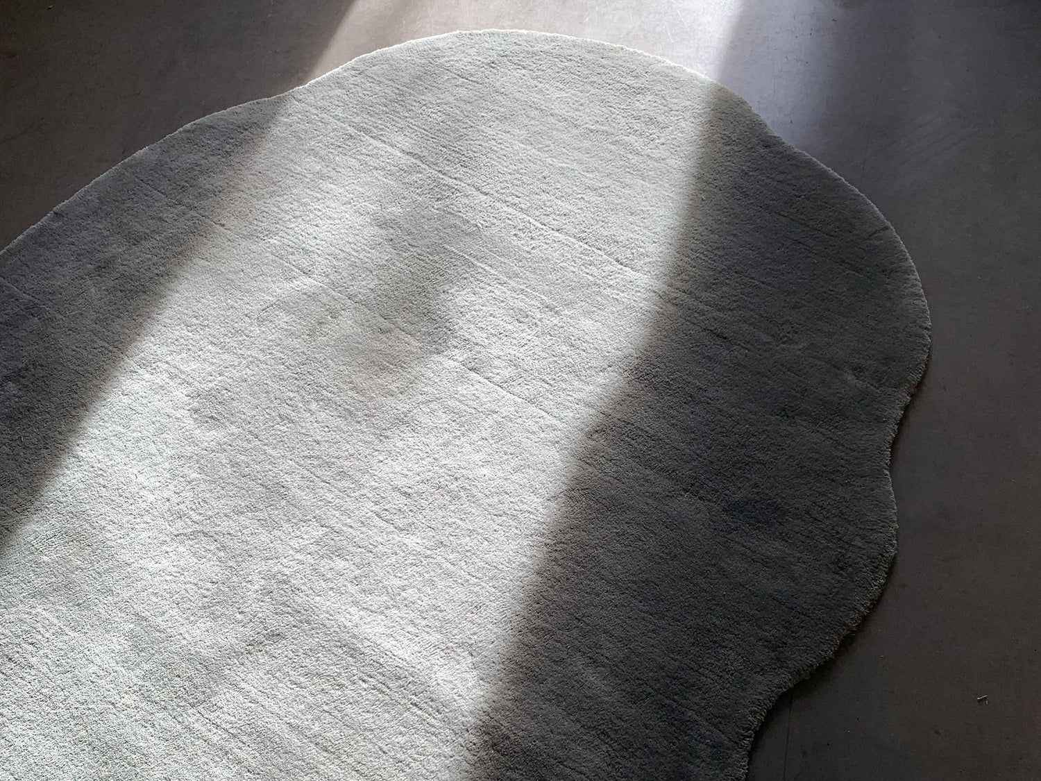 테일러 메이드 벨기에 핸드크라프트 리넨 러그 헤이칸트