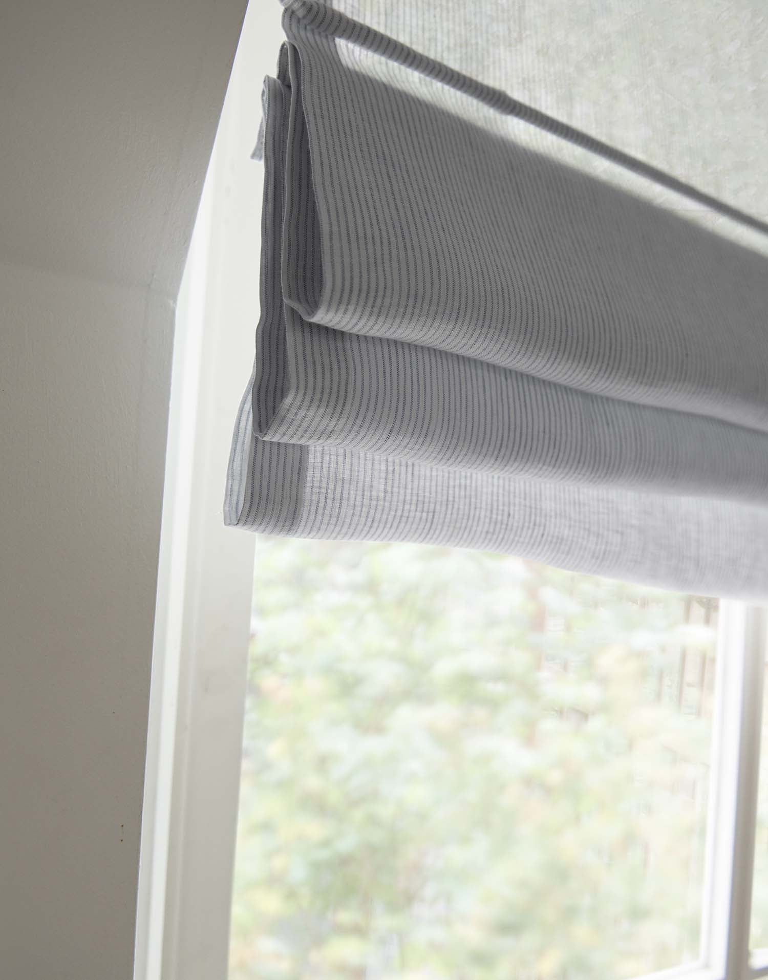 유럽 이탈리아 프리미엄 리넨 하우스 구다모, 퀸트에센셜 린넨 로만쉐이드 라운드 디자인, 마리오네 슬레이트, 맞춤제작 | GUDAMO Italian Linen Roman Shade Round Design Marione Slate Custom