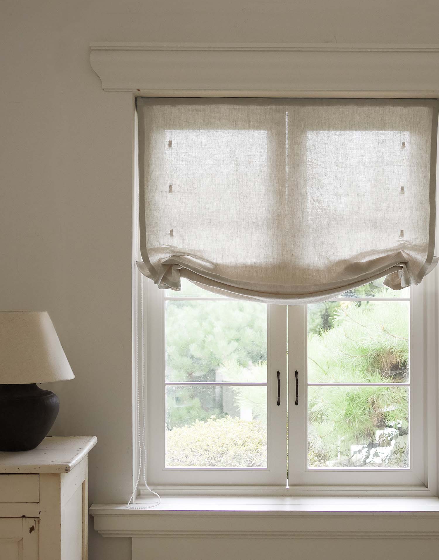 구다모 린넨 로만쉐이드 커튼, 햇살이 부드럽게 스며드는 내추럴 헴프 오트밀 톤의 릴랙스 디자인으로 거실과 침실 인테리어에 고급스러운 분위기를 더하는 맞춤제작 리넨 커튼