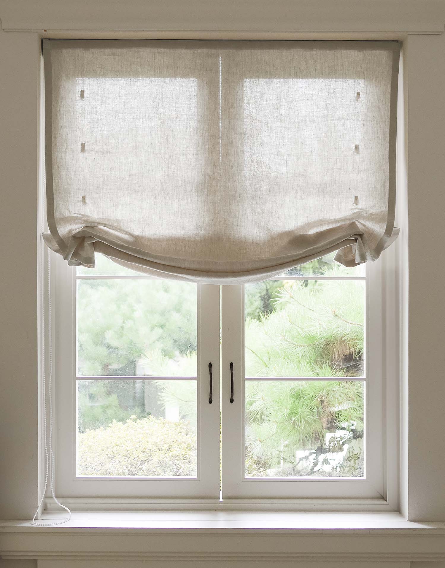 구다모 린넨 로만쉐이드 커튼, 햇살이 부드럽게 스며드는 내추럴 헴프 오트밀 톤의 릴랙스 디자인으로 거실과 침실 인테리어에 고급스러운 분위기를 더하는 맞춤제작 리넨 커튼