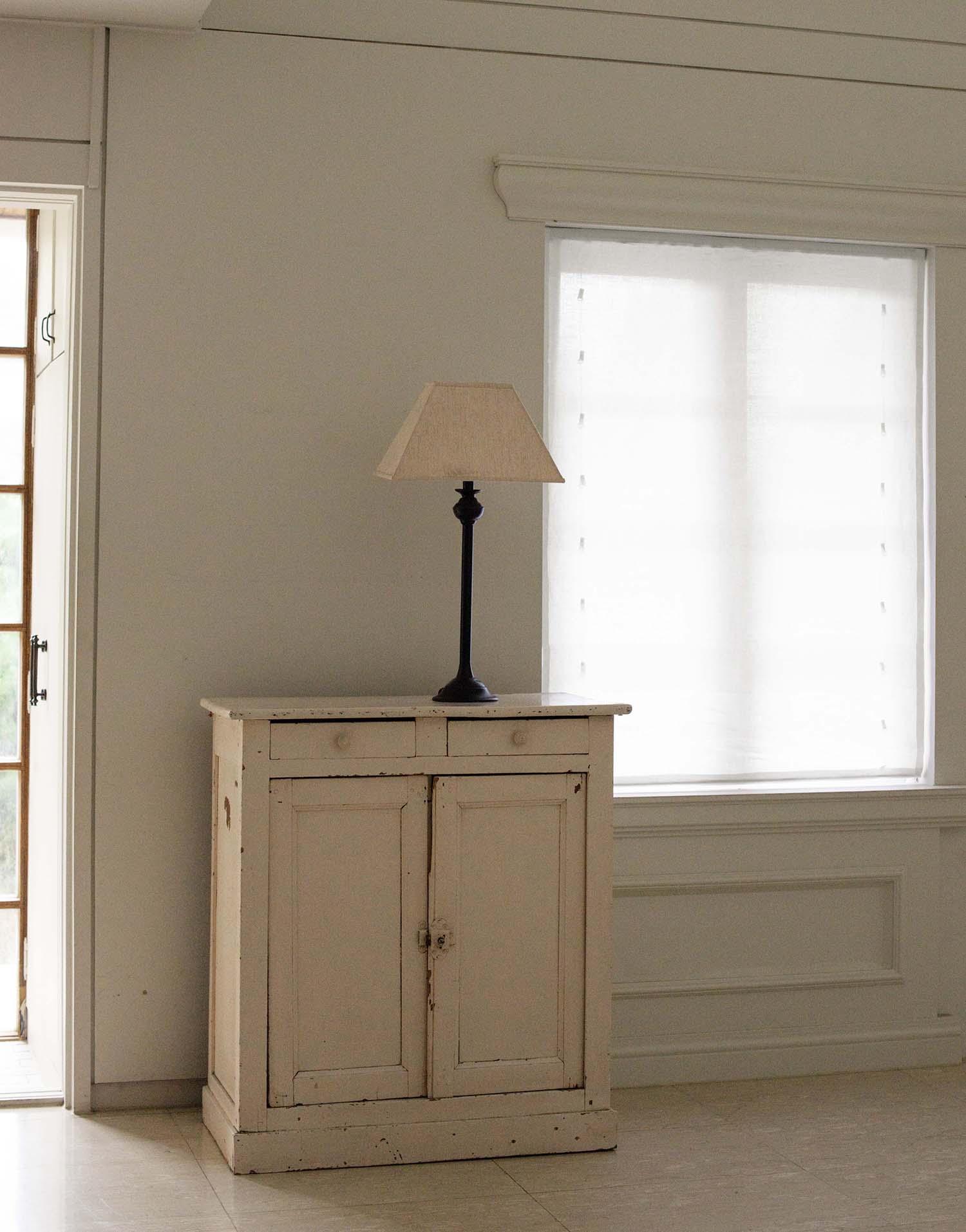 구다모 유럽 수입 이탈리아 린넨 로만쉐이드 커튼, 헴프 화이트 베이지 아이보리 톤의 릴랙스 디자인으로 내추럴하고 세련된 거실과 침실 인테리어를 완성하는 맞춤제작 커튼
