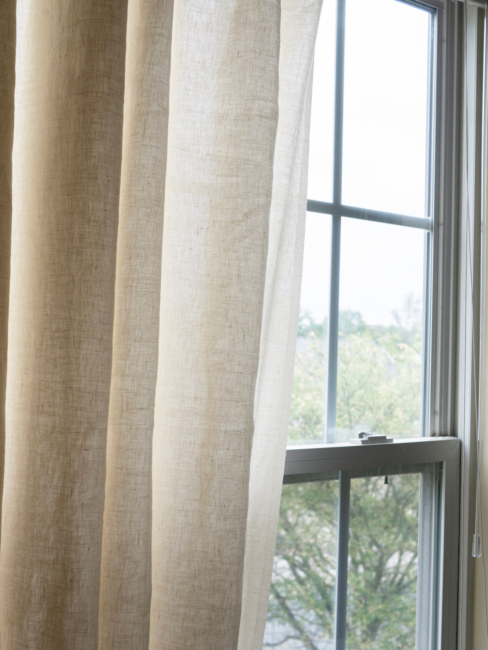 이태리 리넨 세미 오패크 커튼 마르코니 에크루 자연광을 부드럽게 차단하는 내추럴 린넨 커튼
