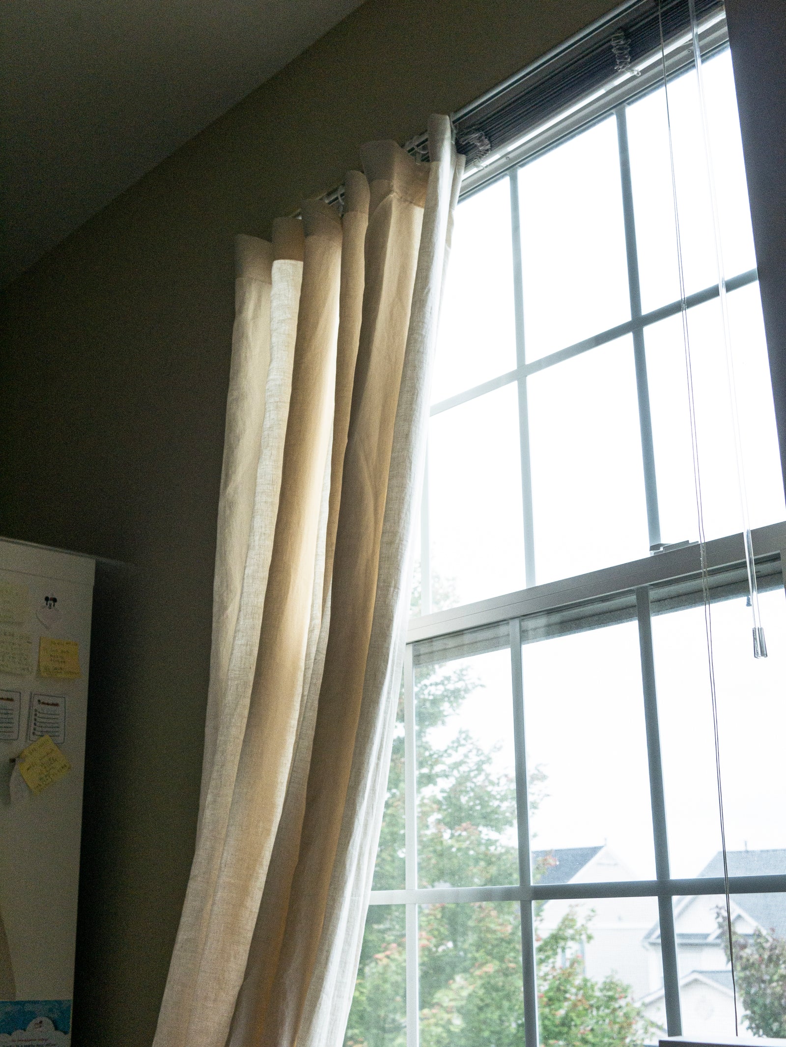 이태리 리넨 세미 오패크 커튼 마르코니 에크루 자연광을 부드럽게 차단하는 내추럴 린넨 커튼
