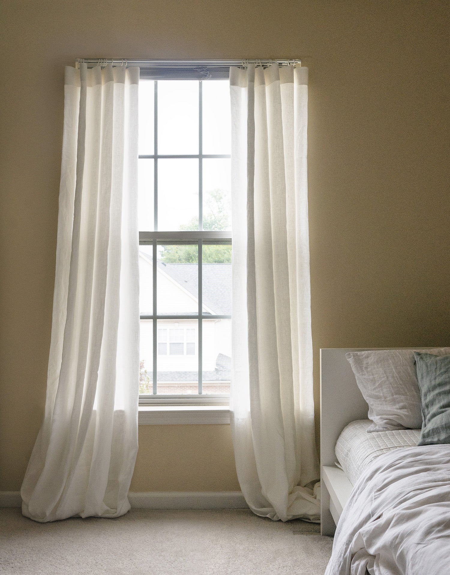 이태리 수입 리넨 세미 오패크 커튼 마르코니 오프 화이트 거실과 침실에 어울리는 맞춤 제작 린넨 커튼
