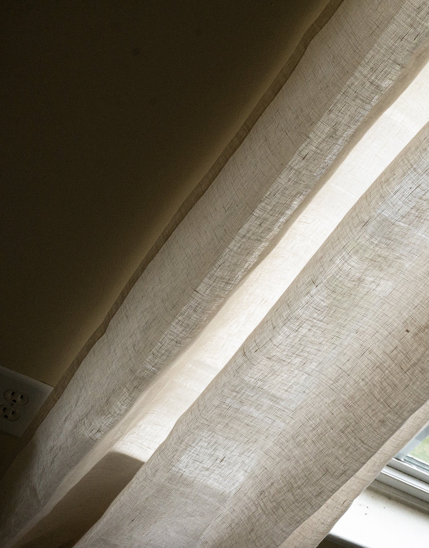 이태리 수입 리넨 시어 커튼 줄리아노 에크루 내추럴 톤의 유럽 린넨 커튼
