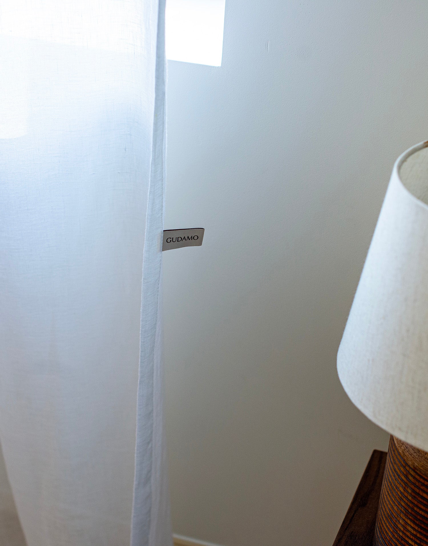 이태리 실키 리넨 시어 커튼 미니아토 화이트 고급스러운 광택의 수입 린넨 커튼
