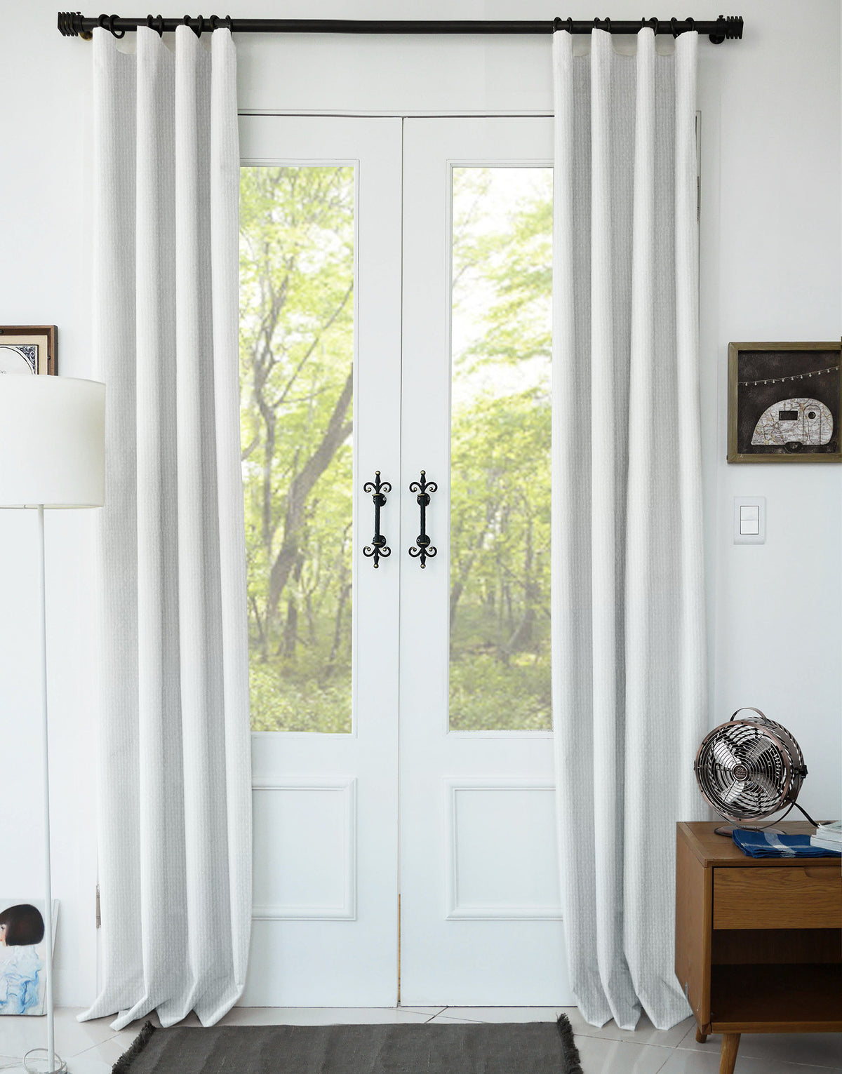 미국 수입 암막 블랙아웃 커튼 맞춤제작 샌포드 오프 화이트 흰색 컬러로 사생활 보호에 적합한 딤아웃 커튼